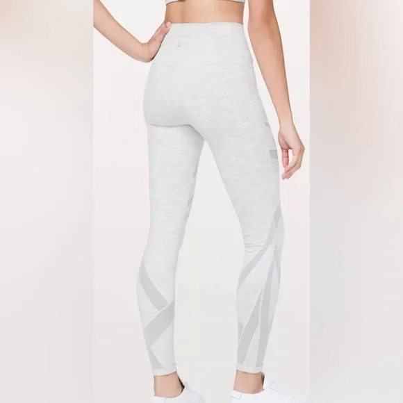 Lululemon Wunder Under High-Rise Tight *Mesh 28"
Wee Are From Space Sz 8 - Picture 2 of 9